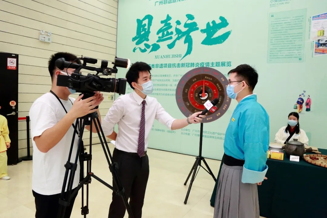 非遗日悬壶济世论抗疫，，小柴胡直播首秀放色泽！