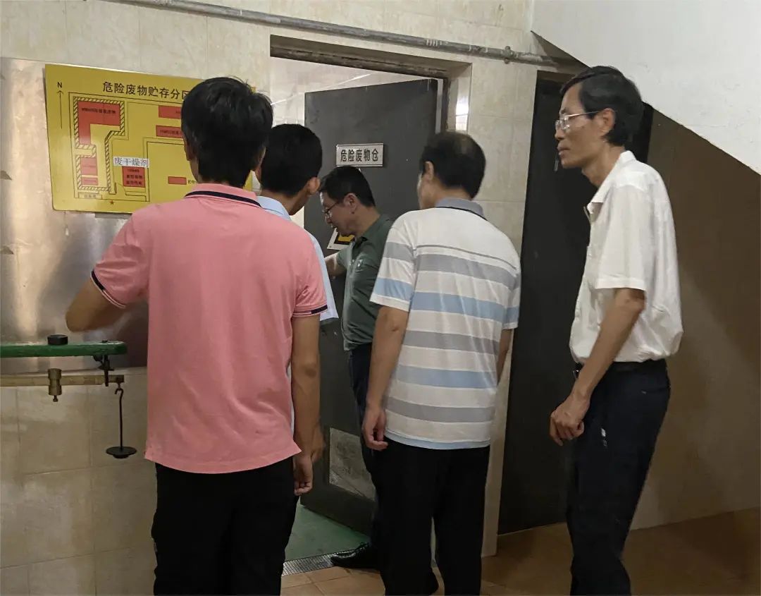 “四不两直”强监视 拧紧节日“清静阀” ——白云山永利集团公司纪委开展中秋、国庆节前专项监视检查