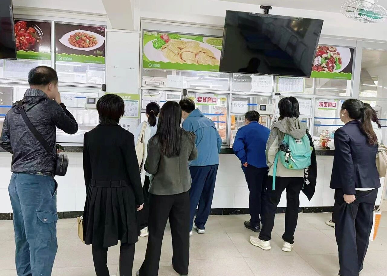 专心办“食”事，，“膳”新护康健——白云山永利集团制药早餐效劳暖心上线